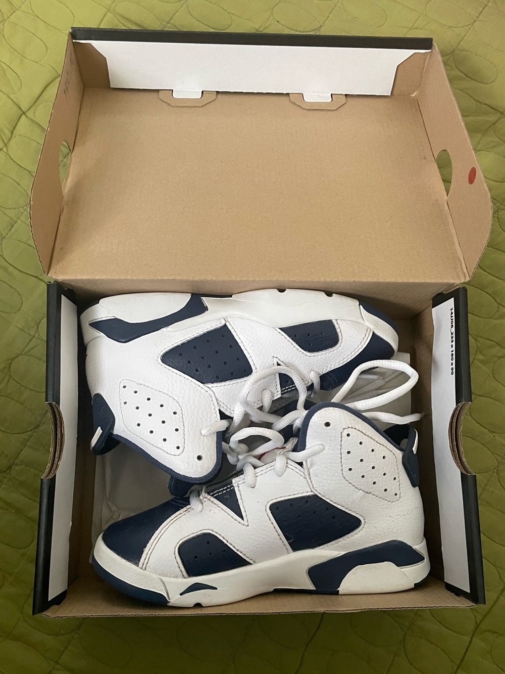 EUC Jordan Kids Navy and White High-Top Sneakers Size 12c - Picture 2 of 13
